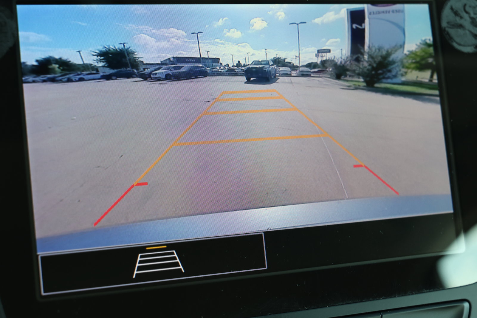 Used 2025 Chevrolet Malibu LT FWD image 4