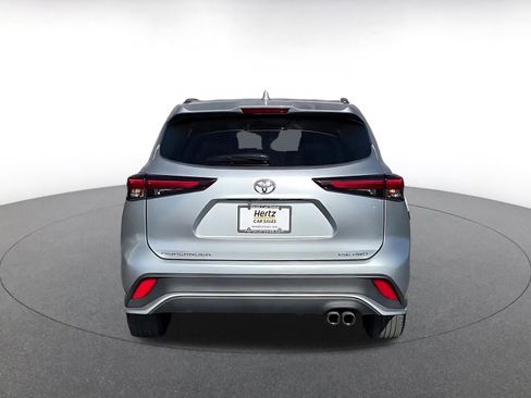 Used 2025 Toyota Highlander XSE image 12