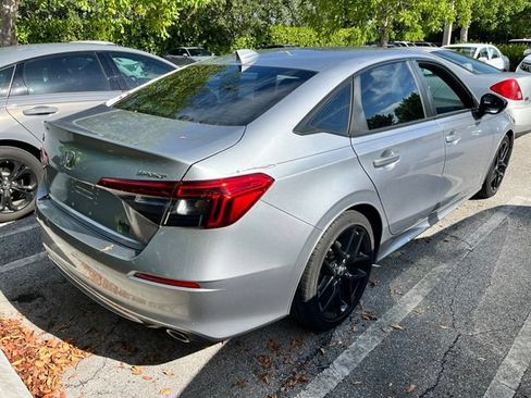 Used 2023 Honda Civic Sport image 4