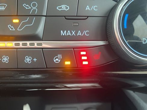 Certified 2022 Ford Escape Titanium w/ Titanium Elite Package image 23