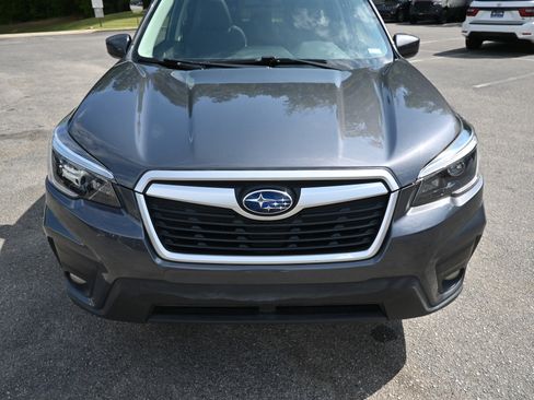 Used 2021 Subaru Forester Premium image 12