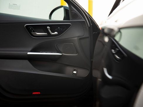 Used 2025 Mercedes-Benz C 300 4MATIC Sedan image 11