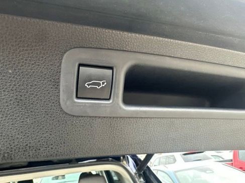 Used 2023 Toyota Highlander LE FWD image 20