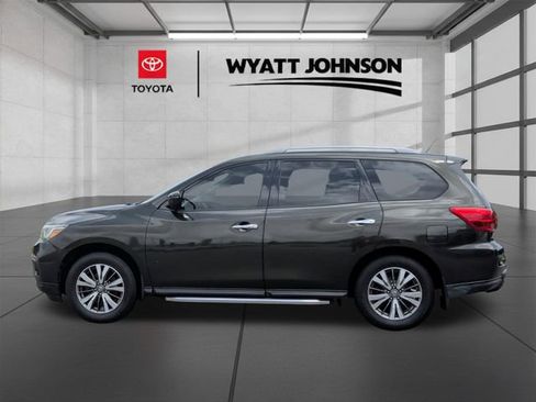 Used 2017 Nissan Pathfinder SL w/ SL Tech Package AWD/4WD image 2
