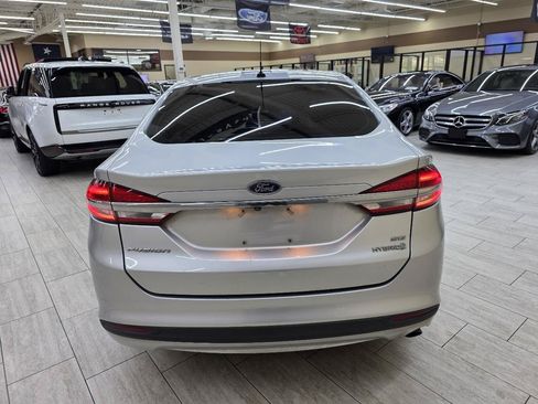 Used 2018 Ford Fusion SE FWD image 7