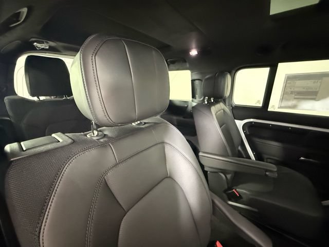 New 2026 Land Rover Defender 130 V8 AWD/4WD image 31