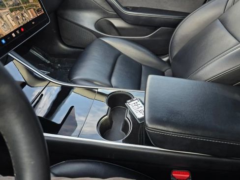 Used 2020 Tesla Model 3 Standard Range Plus image 23