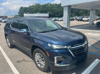 Used 2023 Chevrolet Traverse LT FWD video 1