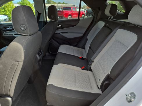 Used 2023 Chevrolet Equinox LS image 37