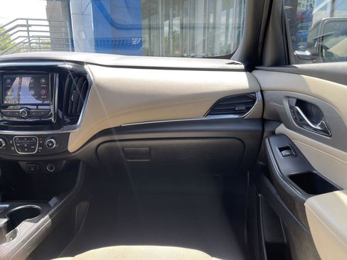 Used 2023 Chevrolet Traverse LS FWD image 28