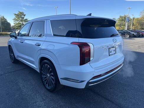 Used 2023 Hyundai Palisade Calligraphy image 5