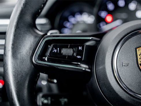 Used 2022 Porsche Macan S w/ Premium Package Plus image 46