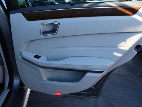 Used 2015 Mercedes-Benz E 350 4MATIC Wagon image 24