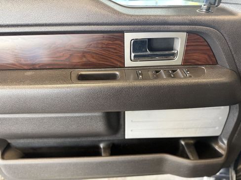 Used 2012 Ford F150 Lariat w/ Lariat Chrome Pkg image 18