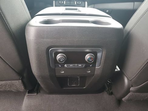 Used 2022 Chevrolet Tahoe LT w/ Luxury Package RWD image 13