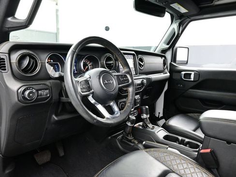 Used 2021 Jeep Wrangler Unlimited Sahara AWD/4WD image 4