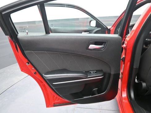 Used 2022 Dodge Charger SXT RWD image 27