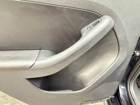 Used 2013 Volkswagen Jetta GLI image 22