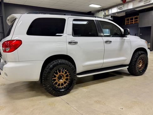 Used 2010 Toyota Sequoia Limited AWD/4WD image 7