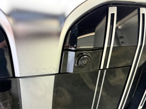 Used 2024 BMW i5 eDrive40i w/ M Sport Package image 28