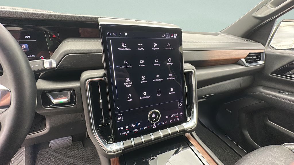 Used 2025 GMC Yukon Denali AWD/4WD image 17