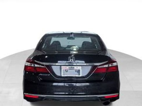 Used 2016 Honda Accord EX image 4