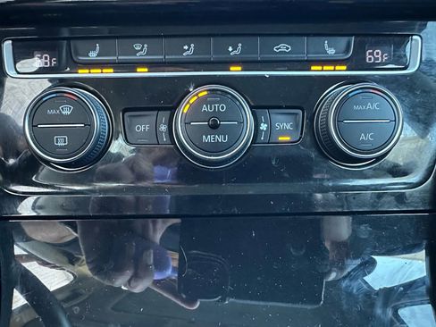 Used 2017 Volkswagen Golf SEL image 19