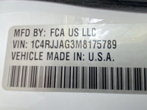 Used 2021 Jeep Grand Cherokee L Laredo image 26