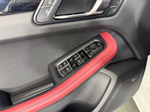 Certified 2026 Porsche Macan Turbo AWD/4WD image 21