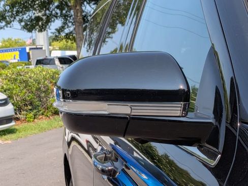 Used 2023 Lincoln Navigator Reserve AWD/4WD image 14