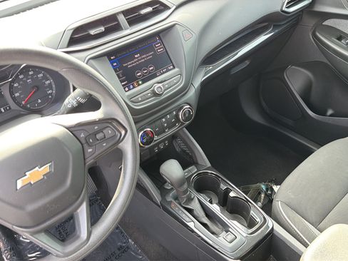 Used 2023 Chevrolet TrailBlazer LT FWD image 21