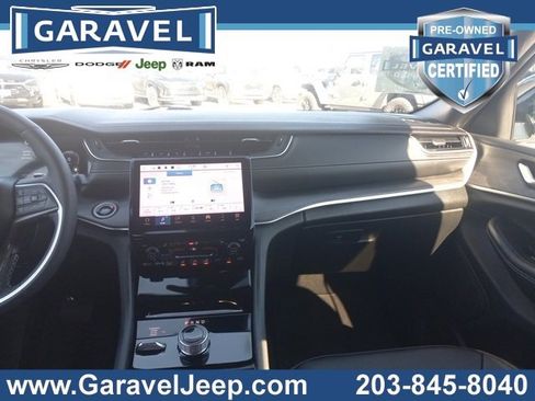 Used 2025 Jeep Grand Cherokee Limited image 12