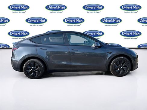 Used 2025 Tesla Model Y Long Range RWD image 8