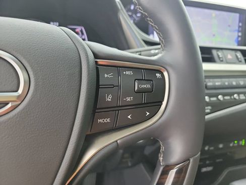 Used 2021 Lexus ES 350 Ultra Luxury w/ Accessory Package 2 FWD image 25