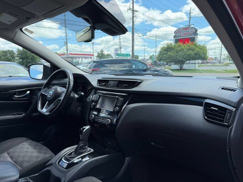 Used 2019 Nissan Rogue Sport SV w/ Technology Package AWD/4WD image 27