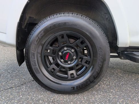 Used 2023 Toyota 4Runner TRD Off-Road Premium w/ Moonroof Package image 29