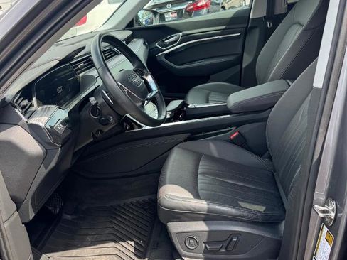Used 2021 Audi e-tron Premium Plus w/ Premium Plus Package image 12