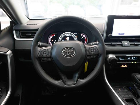 Used 2023 Toyota RAV4 LE AWD/4WD image 21