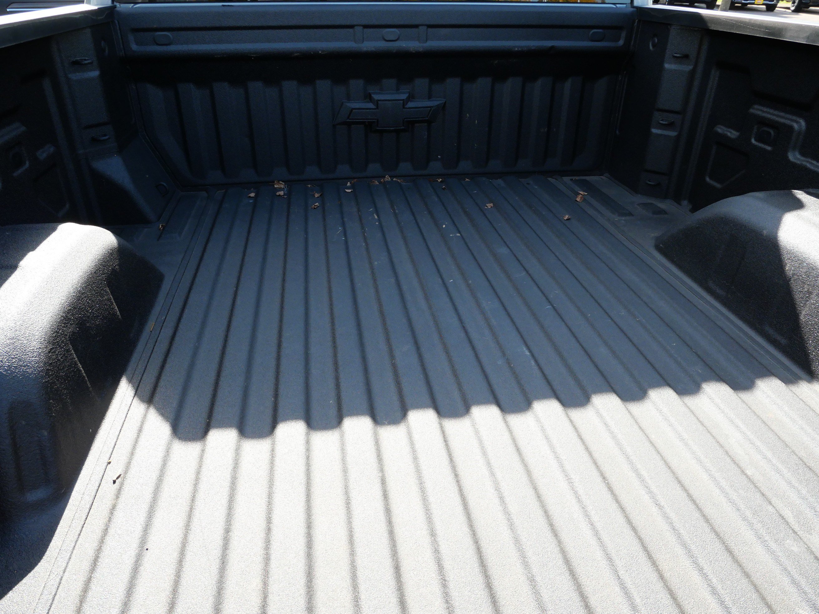 Used 2025 Chevrolet Silverado 1500 LT AWD/4WD image 18