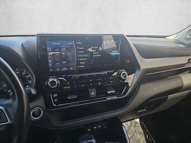Used 2021 Toyota Highlander Limited AWD/4WD image 14