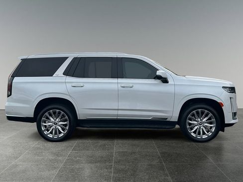 Used 2024 Cadillac Escalade Premium Luxury AWD/4WD image 9