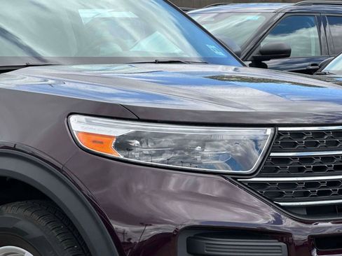 Used 2023 Ford Explorer XLT AWD/4WD image 7