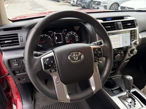 Used 2022 Toyota 4Runner SR5 Premium w/ Moonroof Package image 18