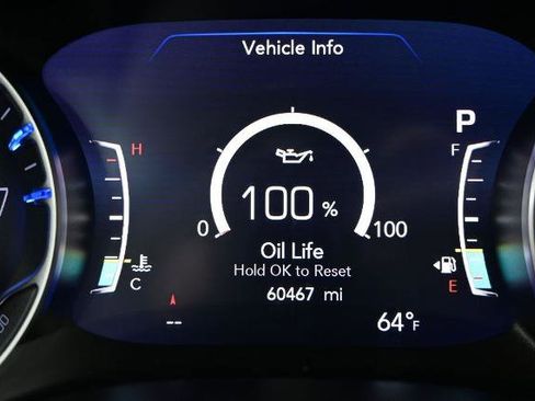 Used 2024 Chrysler Pacifica Touring-L FWD image 27