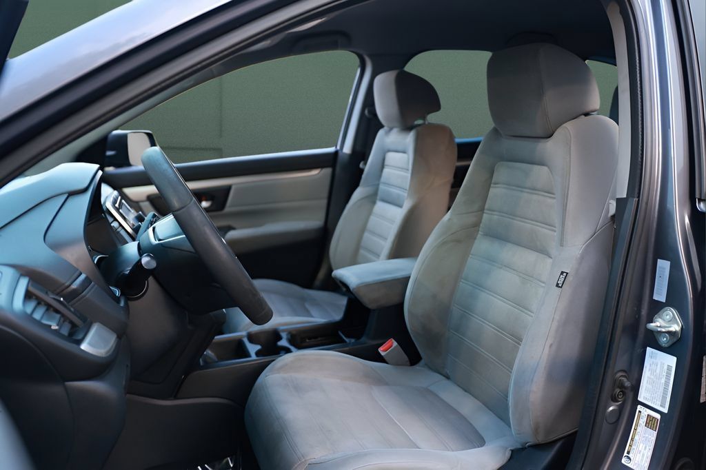 Used 2017 Honda CR-V LX image 2