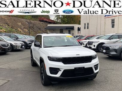 Used 2025 Jeep Grand Cherokee Laredo