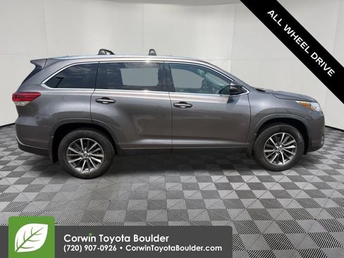 Used 2019 Toyota Highlander XLE w/ Carpet Mat Package (TMS) AWD/4WD image 8
