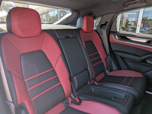 New 2026 Porsche Cayenne S image 24