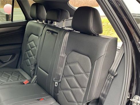 New 2026 Volkswagen Atlas Cross Sport SE image 22