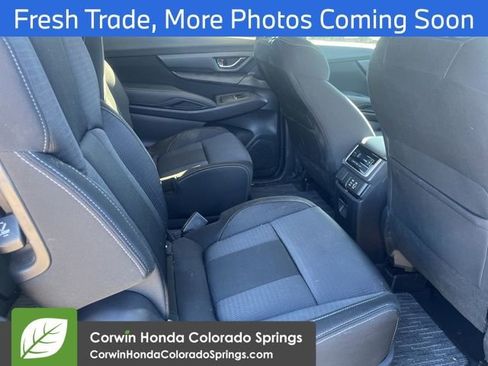 Used 2023 Subaru Ascent Premium w/ Convenience Package image 9